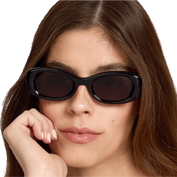 Aire Calisto Black Women's Sunglasses NEW - Picture 1 of 4